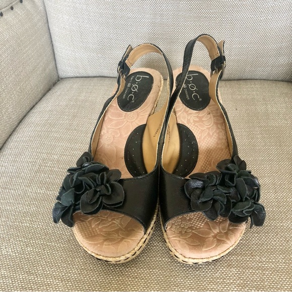 Born b.o.c Wedge Sandals Size 6 Slingback Floral Black Leather Comfy Chic - Picture 2 of 12